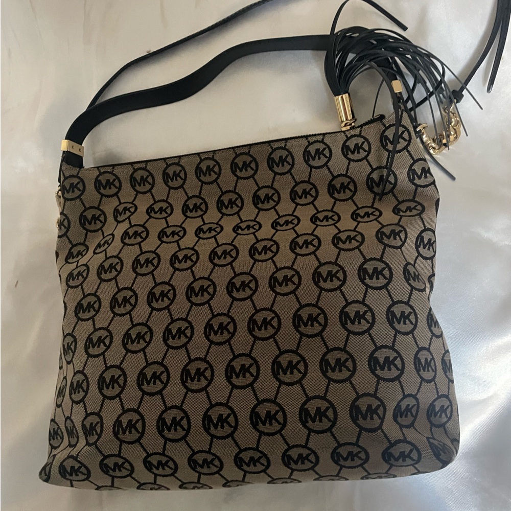 Michael Kors Signature bag